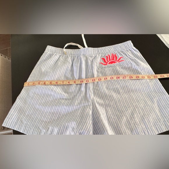 Lilly Pulitzer
BONDI JACARANDA BLUE BEACH DAY SET. Button down/Draw string short - Picture 11 of 14